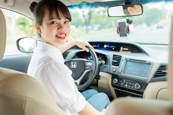 phu nu co nen hanh nghe lai xe khong 3 16816999735501625676740 1681780285042 16817802851181977736254 1682408207016 16824082071751885400253 - Phụ nữ nên học bằng lái xe ô tô loại gì để phù hợp và 10 bí quyết để chị em chắc tay lái